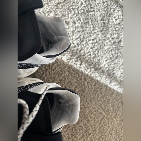 2 pairs of On Cloud Cloud Novas - Picture 5 of 12